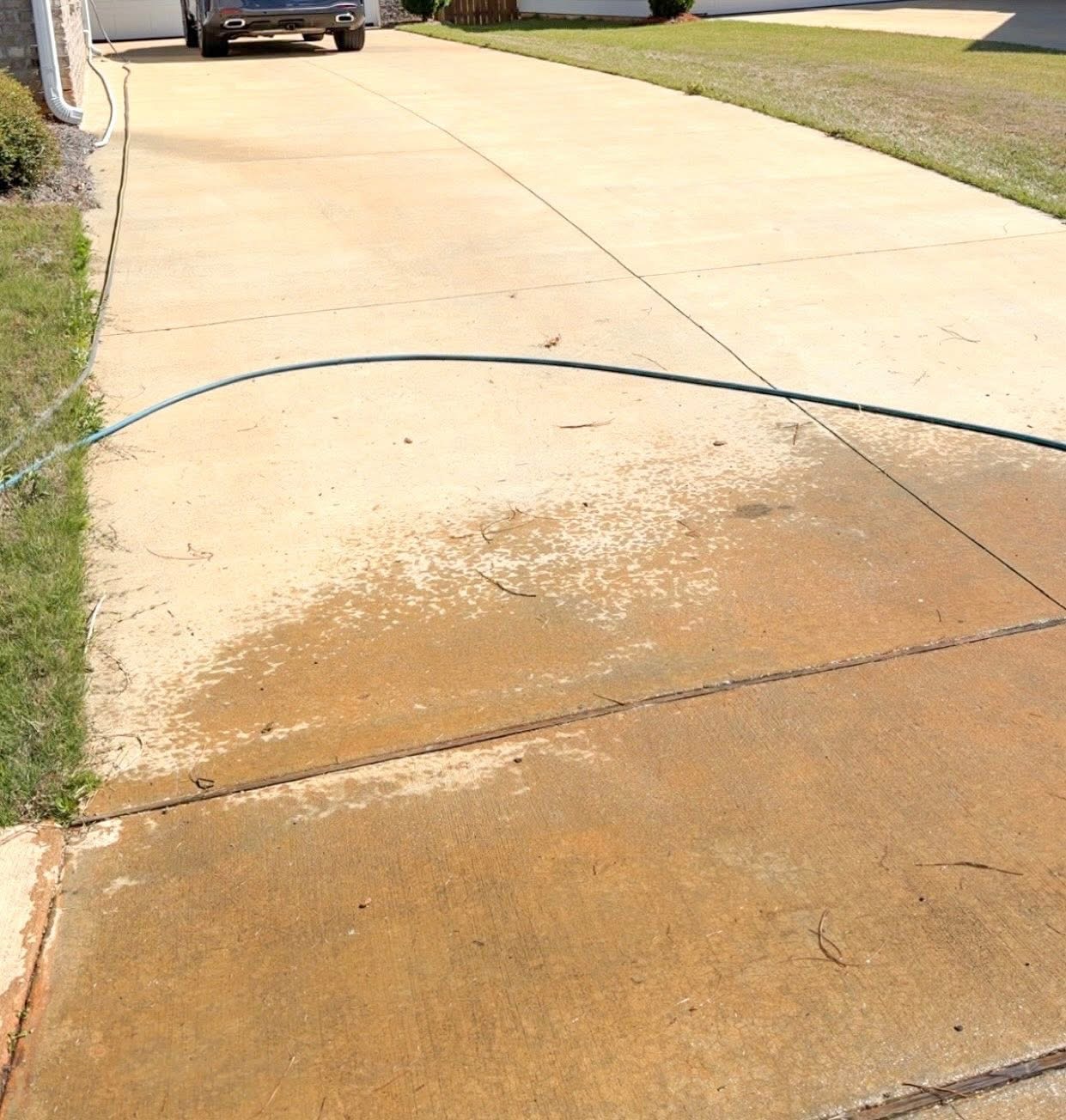Driveway Cleaning in Auburn, AL 1